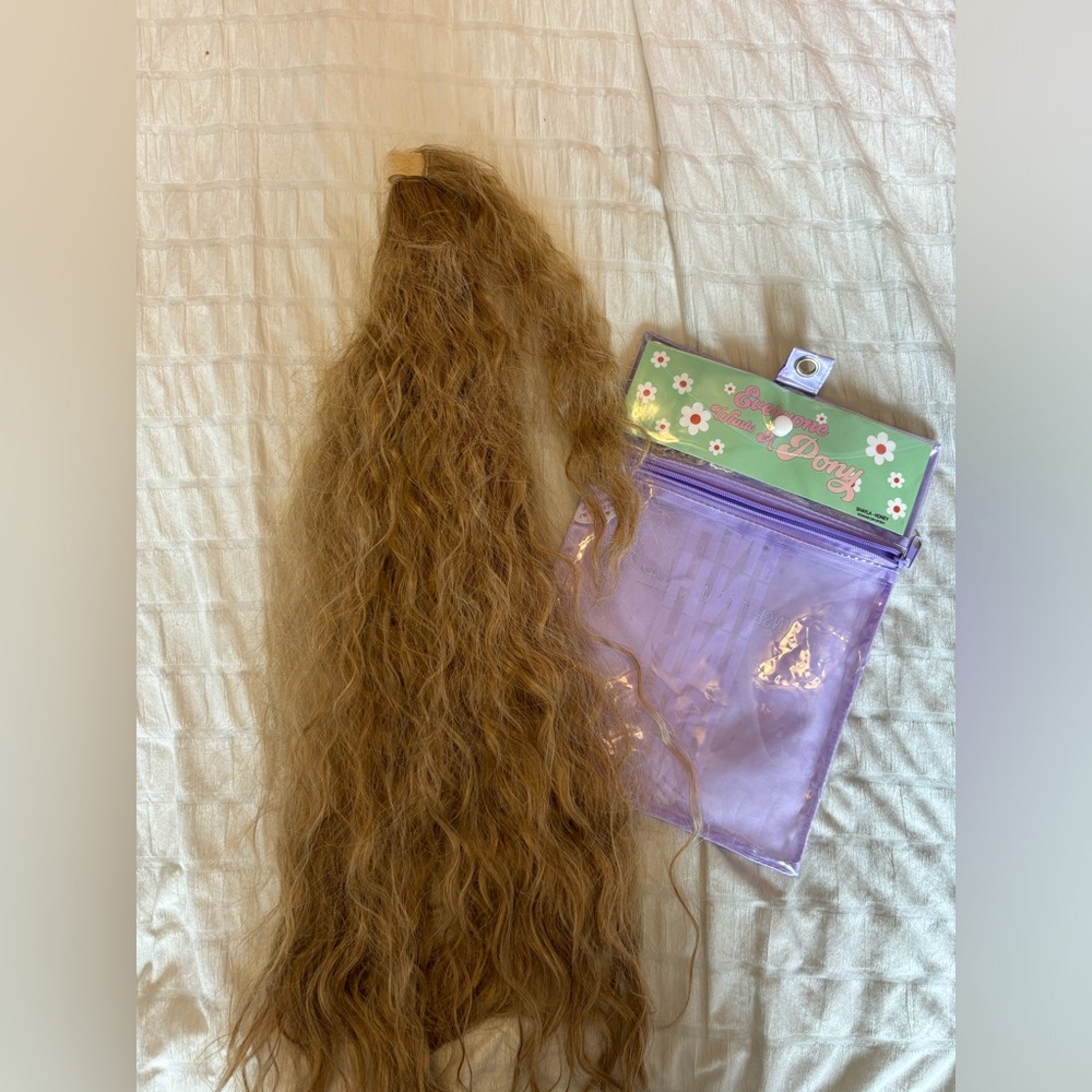 INH Shayla Ponytail in Honey